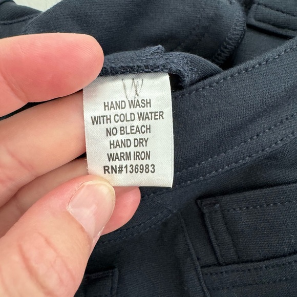 Women’s boutique stretchy skinny pants. Navy blue. Size 6. Like new! - Picture 7 of 7